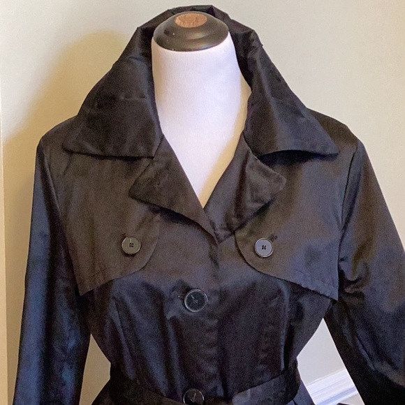 Esprit Outerwear slightly shiny black trench style raincoat.  Size large.  EUC - Picture 2 of 11